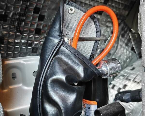 Серый Мицубиси Паджеро Спорт, объемом двигателя 2.44 л и пробегом 197 тыс. км за 26700 $, фото 37 на Automoto.ua