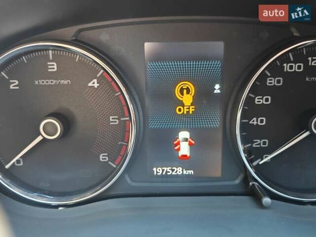 Серый Мицубиси Паджеро Спорт, объемом двигателя 2.44 л и пробегом 197 тыс. км за 26700 $, фото 13 на Automoto.ua