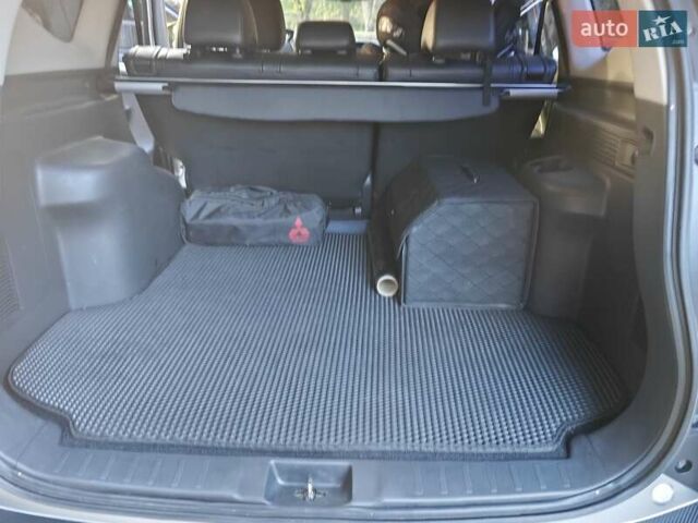 Серый Мицубиси Паджеро Спорт, объемом двигателя 2.44 л и пробегом 197 тыс. км за 26700 $, фото 12 на Automoto.ua