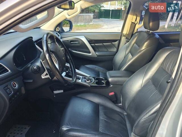 Серый Мицубиси Паджеро Спорт, объемом двигателя 2.44 л и пробегом 197 тыс. км за 26700 $, фото 5 на Automoto.ua