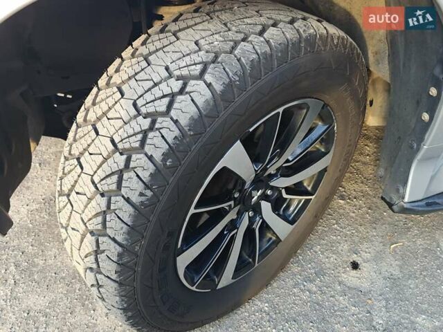 Серый Мицубиси Паджеро Спорт, объемом двигателя 2.44 л и пробегом 197 тыс. км за 26700 $, фото 7 на Automoto.ua