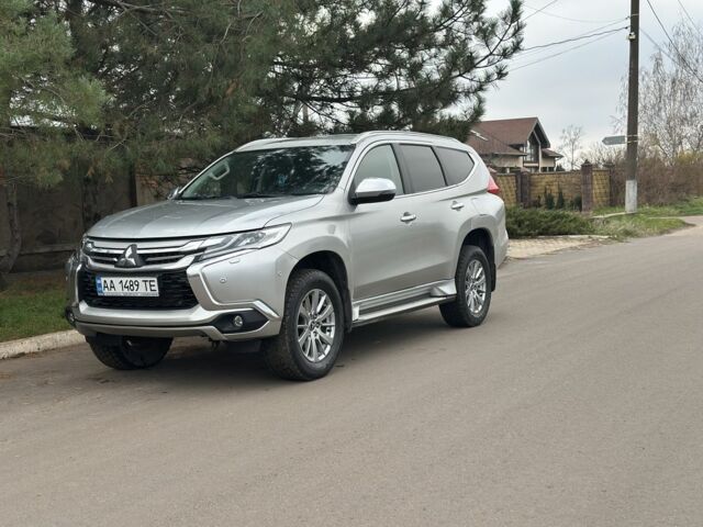 Серый Мицубиси Паджеро Спорт, объемом двигателя 2.4 л и пробегом 270 тыс. км за 19999 $, фото 1 на Automoto.ua