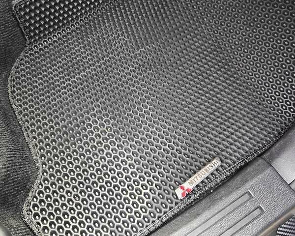 Серый Мицубиси Паджеро Спорт, объемом двигателя 2.44 л и пробегом 197 тыс. км за 26700 $, фото 19 на Automoto.ua