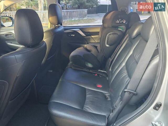 Серый Мицубиси Паджеро Спорт, объемом двигателя 2.44 л и пробегом 197 тыс. км за 26700 $, фото 10 на Automoto.ua