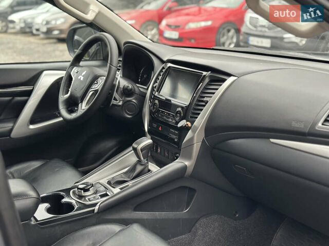 Серый Мицубиси Паджеро Спорт, объемом двигателя 2.44 л и пробегом 170 тыс. км за 21000 $, фото 10 на Automoto.ua