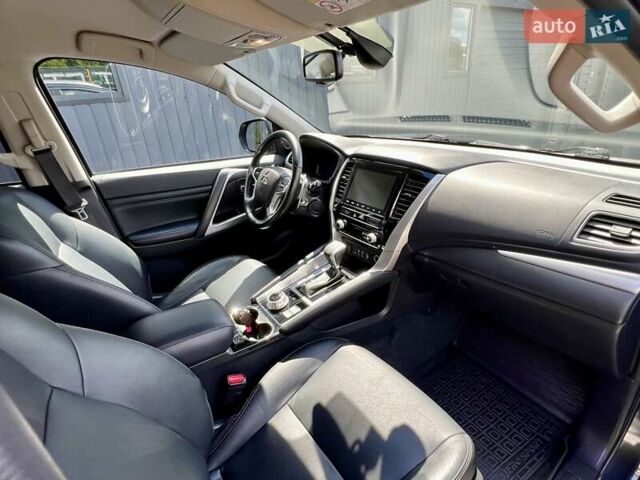 Серый Мицубиси Паджеро Спорт, объемом двигателя 2.44 л и пробегом 50 тыс. км за 36900 $, фото 50 на Automoto.ua