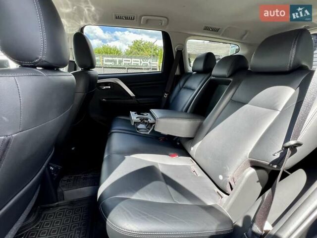 Серый Мицубиси Паджеро Спорт, объемом двигателя 2.44 л и пробегом 50 тыс. км за 36900 $, фото 26 на Automoto.ua