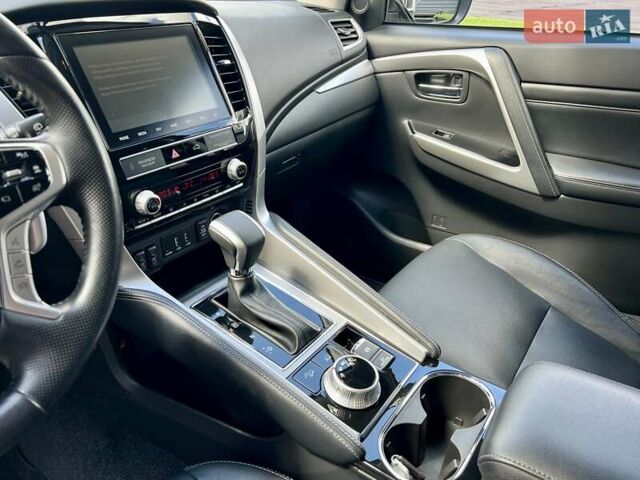 Серый Мицубиси Паджеро Спорт, объемом двигателя 2.44 л и пробегом 50 тыс. км за 36900 $, фото 16 на Automoto.ua