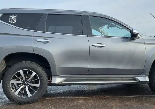 Сірий Міцубісі Паджеро Спорт, об'ємом двигуна 2.4 л та пробігом 129 тис. км за 28600 $, фото 3 на Automoto.ua