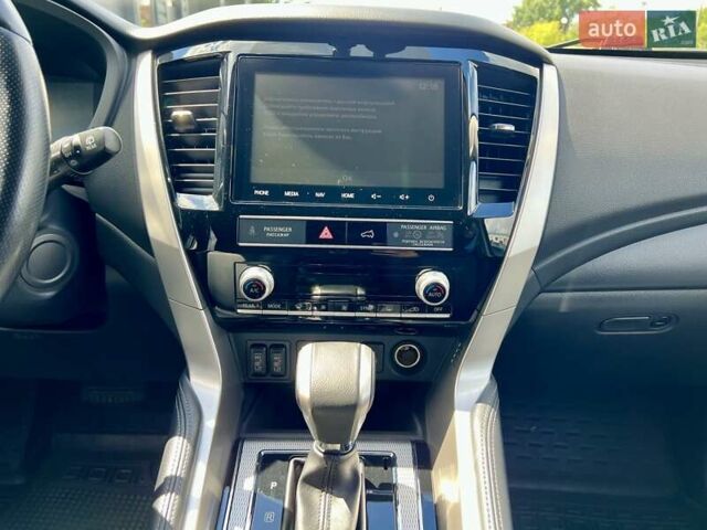 Серый Мицубиси Паджеро Спорт, объемом двигателя 2.44 л и пробегом 50 тыс. км за 36900 $, фото 59 на Automoto.ua