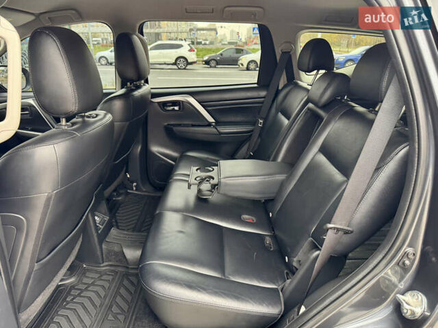 Серый Мицубиси Паджеро Спорт, объемом двигателя 2.44 л и пробегом 117 тыс. км за 33000 $, фото 13 на Automoto.ua