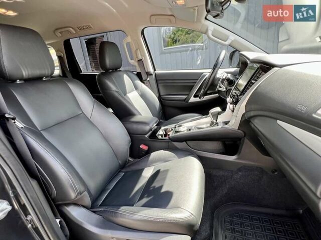 Серый Мицубиси Паджеро Спорт, объемом двигателя 2.44 л и пробегом 50 тыс. км за 36900 $, фото 49 на Automoto.ua