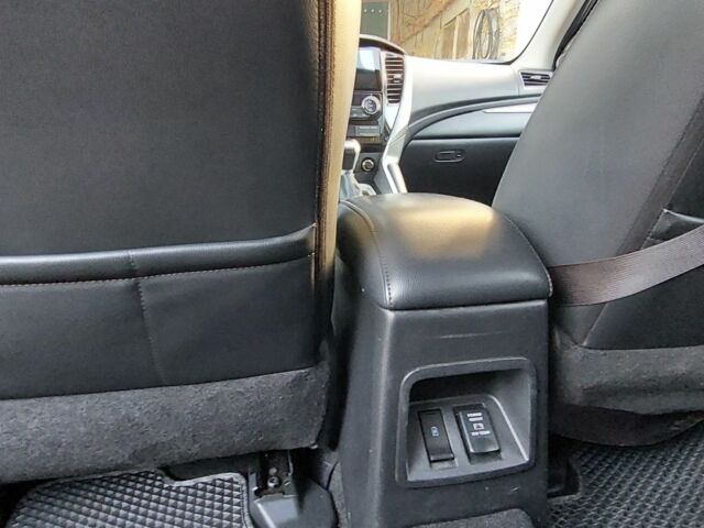 Сірий Міцубісі Паджеро Спорт, об'ємом двигуна 2.4 л та пробігом 129 тис. км за 28600 $, фото 11 на Automoto.ua