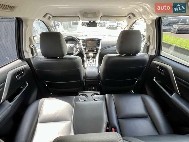 Серый Мицубиси Паджеро Спорт, объемом двигателя 2.44 л и пробегом 50 тыс. км за 36900 $, фото 34 на Automoto.ua