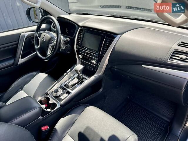 Серый Мицубиси Паджеро Спорт, объемом двигателя 2.44 л и пробегом 50 тыс. км за 36900 $, фото 51 на Automoto.ua