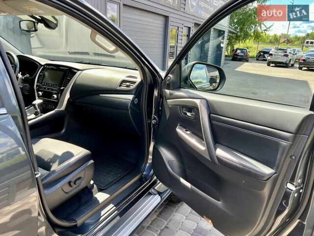 Серый Мицубиси Паджеро Спорт, объемом двигателя 2.44 л и пробегом 50 тыс. км за 36900 $, фото 43 на Automoto.ua