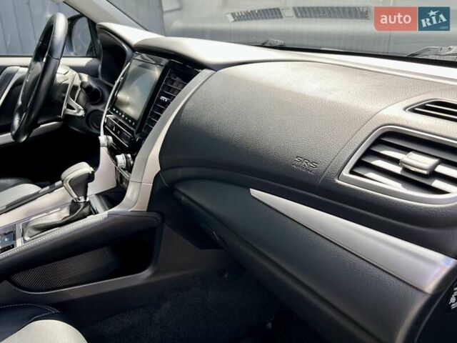 Серый Мицубиси Паджеро Спорт, объемом двигателя 2.44 л и пробегом 50 тыс. км за 36900 $, фото 46 на Automoto.ua