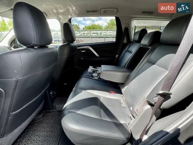 Серый Мицубиси Паджеро Спорт, объемом двигателя 2.44 л и пробегом 50 тыс. км за 36900 $, фото 25 на Automoto.ua