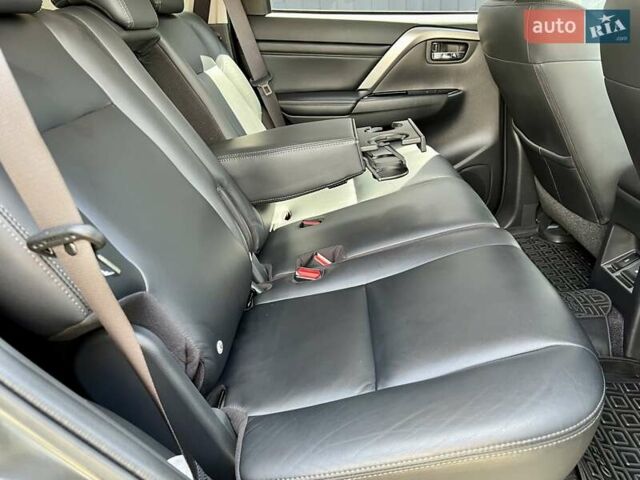 Серый Мицубиси Паджеро Спорт, объемом двигателя 2.44 л и пробегом 50 тыс. км за 36900 $, фото 40 на Automoto.ua