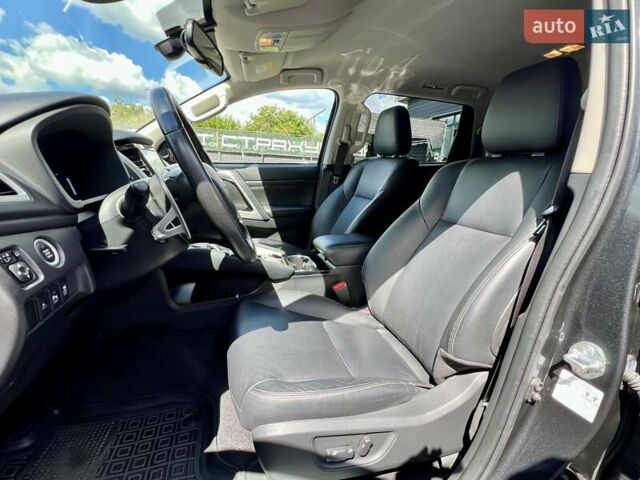 Серый Мицубиси Паджеро Спорт, объемом двигателя 2.44 л и пробегом 50 тыс. км за 36900 $, фото 20 на Automoto.ua