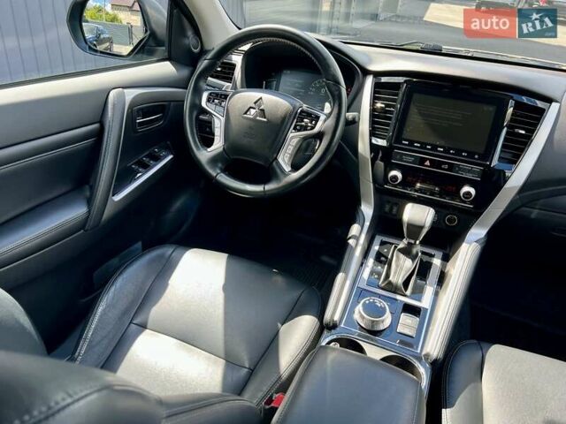 Серый Мицубиси Паджеро Спорт, объемом двигателя 2.44 л и пробегом 50 тыс. км за 36900 $, фото 62 на Automoto.ua