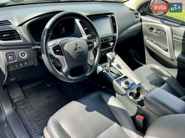 Серый Мицубиси Паджеро Спорт, объемом двигателя 2.44 л и пробегом 50 тыс. км за 36900 $, фото 22 на Automoto.ua