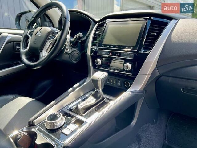 Серый Мицубиси Паджеро Спорт, объемом двигателя 2.44 л и пробегом 50 тыс. км за 36900 $, фото 47 на Automoto.ua