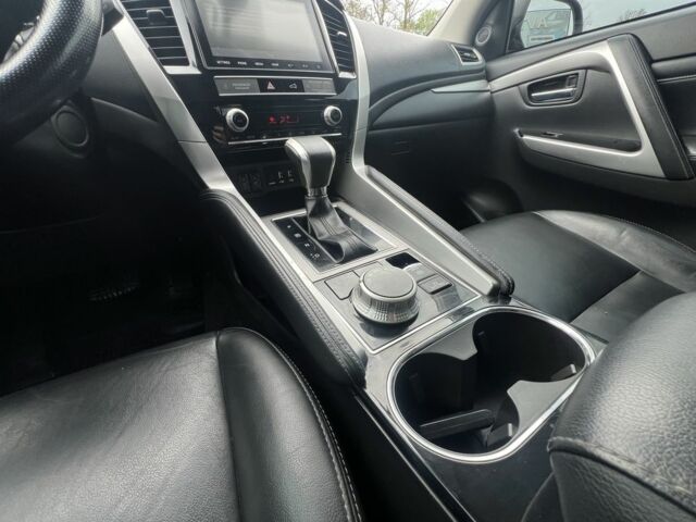 Серый Мицубиси Паджеро Спорт, объемом двигателя 4.2 л и пробегом 44 тыс. км за 34999 $, фото 12 на Automoto.ua