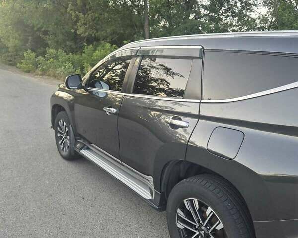 Серый Мицубиси Паджеро Спорт, объемом двигателя 2.44 л и пробегом 79 тыс. км за 33900 $, фото 3 на Automoto.ua