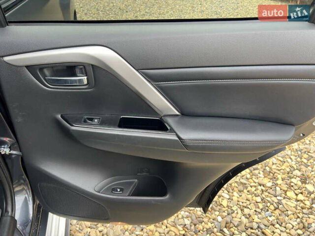 Серый Мицубиси Паджеро Спорт, объемом двигателя 2.4 л и пробегом 40 тыс. км за 34999 $, фото 27 на Automoto.ua