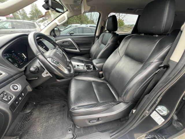 Серый Мицубиси Паджеро Спорт, объемом двигателя 4.2 л и пробегом 44 тыс. км за 34999 $, фото 7 на Automoto.ua