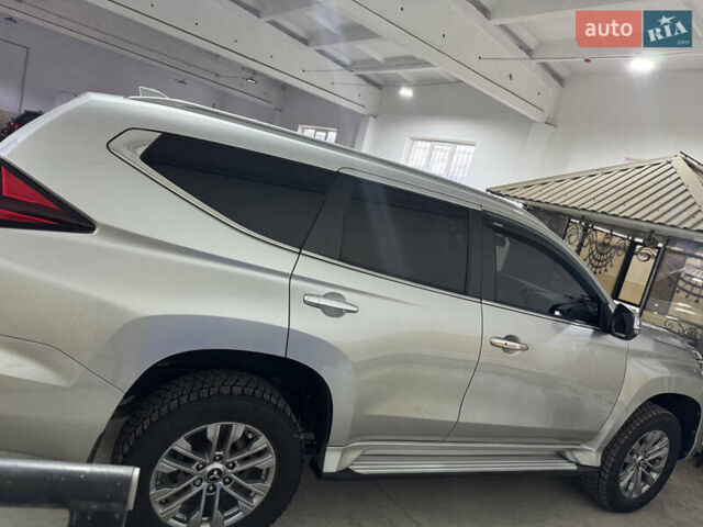 Серый Мицубиси Паджеро Спорт, объемом двигателя 2.4 л и пробегом 28 тыс. км за 30999 $, фото 3 на Automoto.ua