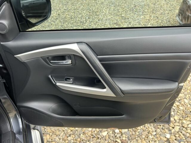 Серый Мицубиси Паджеро Спорт, объемом двигателя 4.2 л и пробегом 44 тыс. км за 34999 $, фото 8 на Automoto.ua