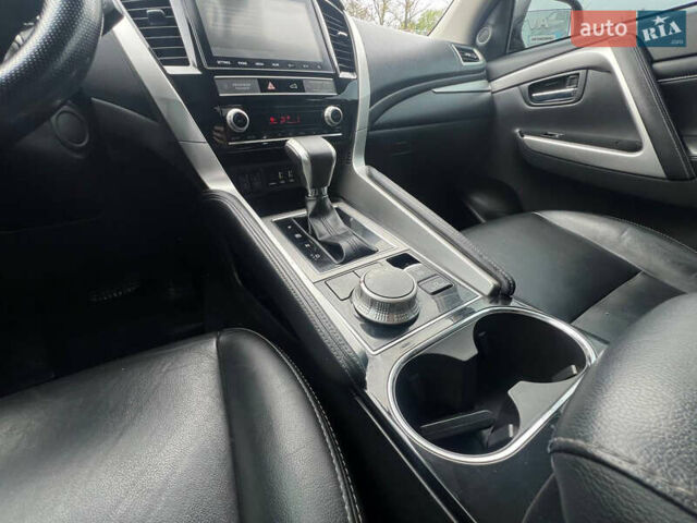 Серый Мицубиси Паджеро Спорт, объемом двигателя 2.4 л и пробегом 40 тыс. км за 34999 $, фото 18 на Automoto.ua