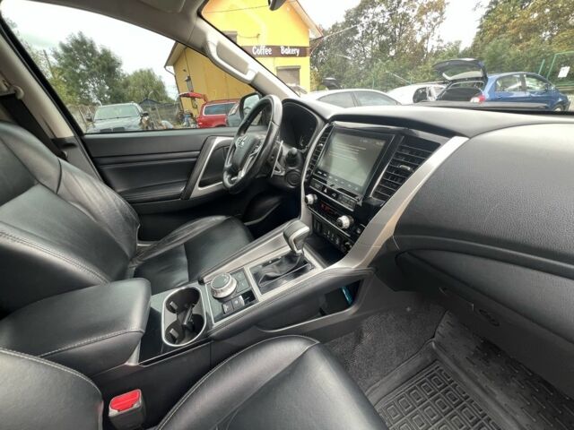 Серый Мицубиси Паджеро Спорт, объемом двигателя 4.2 л и пробегом 44 тыс. км за 34999 $, фото 10 на Automoto.ua