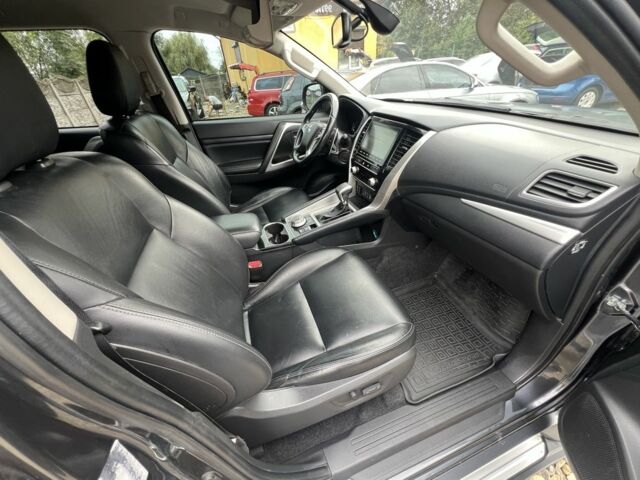 Серый Мицубиси Паджеро Спорт, объемом двигателя 4.2 л и пробегом 44 тыс. км за 34999 $, фото 9 на Automoto.ua