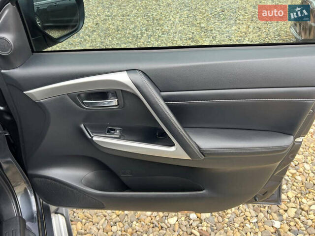 Серый Мицубиси Паджеро Спорт, объемом двигателя 2.4 л и пробегом 40 тыс. км за 34999 $, фото 13 на Automoto.ua