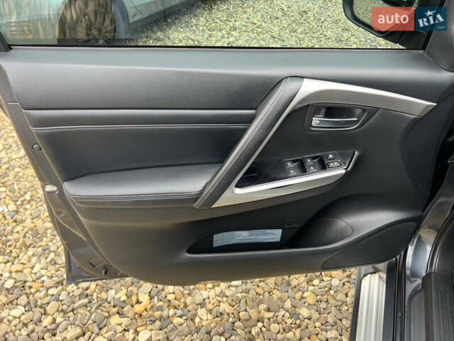 Серый Мицубиси Паджеро Спорт, объемом двигателя 2.4 л и пробегом 40 тыс. км за 34999 $, фото 11 на Automoto.ua