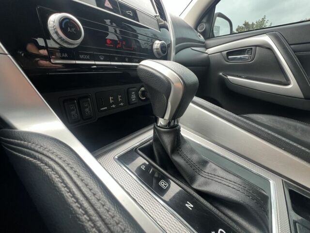 Серый Мицубиси Паджеро Спорт, объемом двигателя 4.2 л и пробегом 44 тыс. км за 34999 $, фото 15 на Automoto.ua