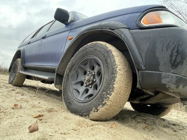 Синий Мицубиси Паджеро Спорт, объемом двигателя 2.5 л и пробегом 320 тыс. км за 4400 $, фото 6 на Automoto.ua