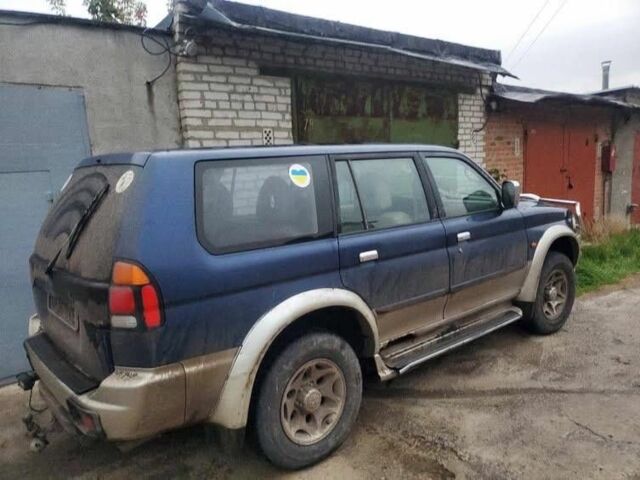 Синий Мицубиси Паджеро Спорт, объемом двигателя 2.5 л и пробегом 3 тыс. км за 3500 $, фото 2 на Automoto.ua