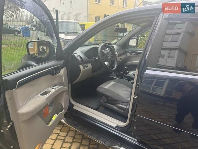 Синій Міцубісі Паджеро Спорт, об'ємом двигуна 2.5 л та пробігом 160 тис. км за 13900 $, фото 8 на Automoto.ua