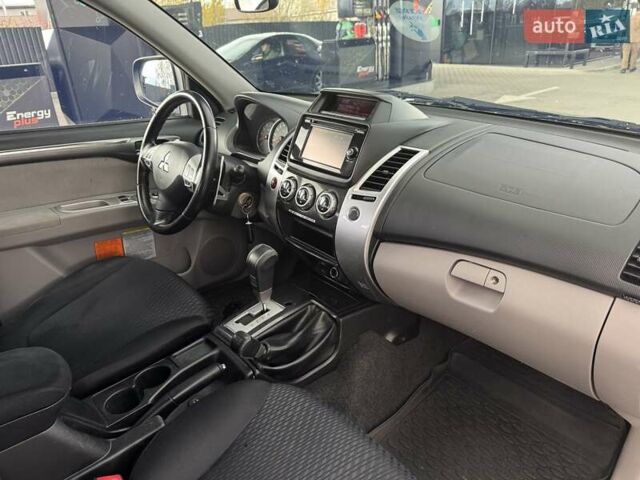 Синій Міцубісі Паджеро Спорт, об'ємом двигуна 2.48 л та пробігом 168 тис. км за 19999 $, фото 20 на Automoto.ua