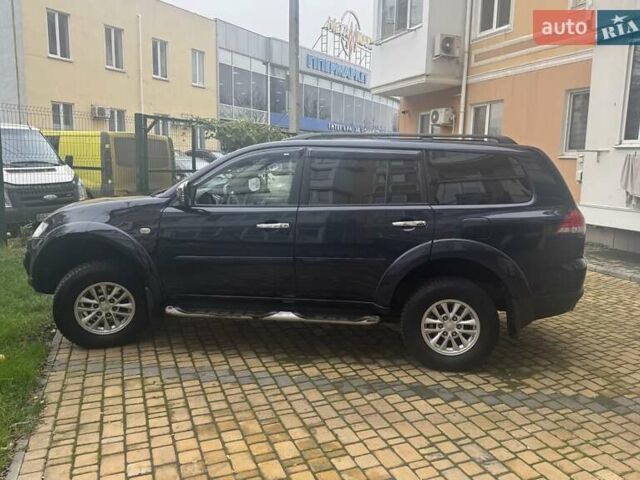 Синій Міцубісі Паджеро Спорт, об'ємом двигуна 2.5 л та пробігом 160 тис. км за 13900 $, фото 2 на Automoto.ua