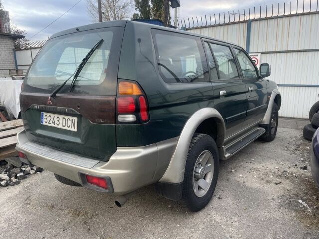 Зеленый Мицубиси Паджеро Спорт, объемом двигателя 2.5 л и пробегом 200 тыс. км за 4200 $, фото 2 на Automoto.ua