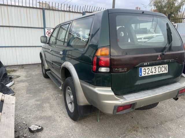 Зеленый Мицубиси Паджеро Спорт, объемом двигателя 2.5 л и пробегом 200 тыс. км за 4200 $, фото 3 на Automoto.ua