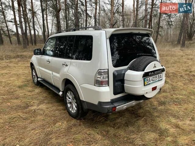 Белый Мицубиси Паджеро Вагон, объемом двигателя 2.97 л и пробегом 202 тыс. км за 12000 $, фото 6 на Automoto.ua