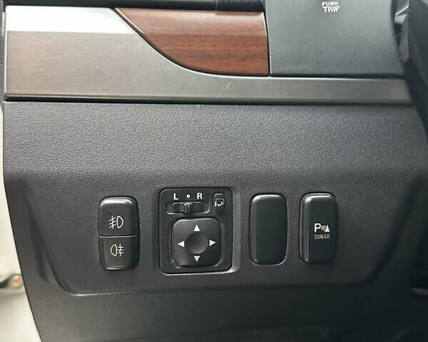 Белый Мицубиси Паджеро Вагон, объемом двигателя 3.2 л и пробегом 292 тыс. км за 12500 $, фото 49 на Automoto.ua