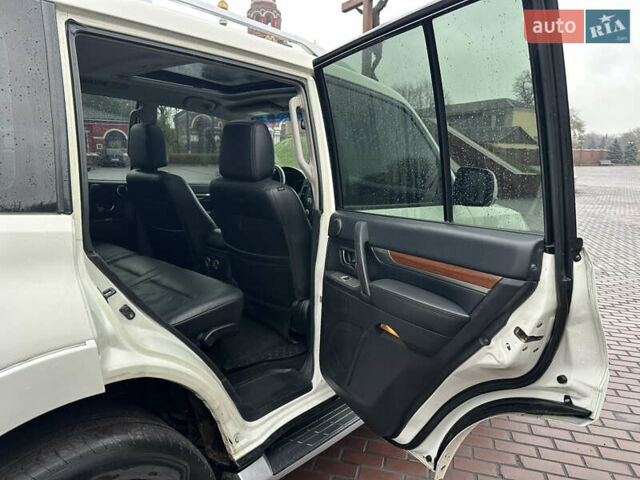 Белый Мицубиси Паджеро Вагон, объемом двигателя 3.2 л и пробегом 292 тыс. км за 12500 $, фото 27 на Automoto.ua