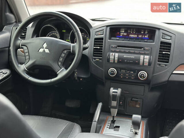 Белый Мицубиси Паджеро Вагон, объемом двигателя 3.2 л и пробегом 292 тыс. км за 12500 $, фото 37 на Automoto.ua